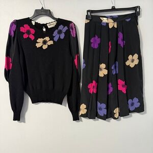 Goldworm Black Floral Applique Sweater and Pleated Skirt Set VTG Made in Italy 8